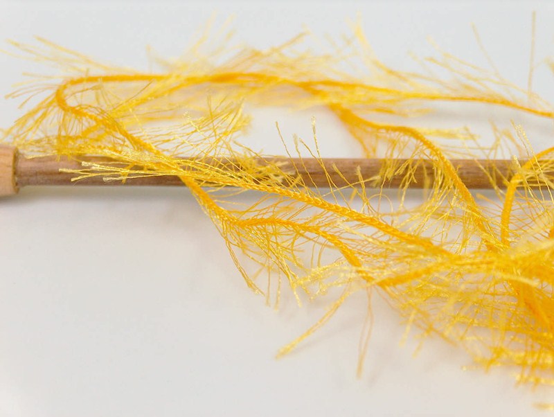 Benang Rajut Ice Eyelash Yellow 72E - Gambar 3