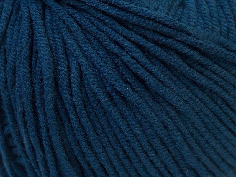Benang Rajut Ice Alara Navy 77J - Gambar 2